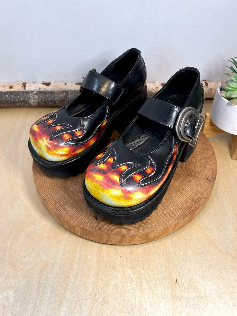 Vintage 1990s Muro Platform Mary Jane Shoes Black Orange Flames Size 5-5.5